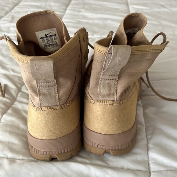 Nike Boots - Picture 7 of 7